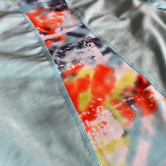 Under Armour Top - Picture 4 of 13